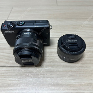 캐논 M100 블랙 15-45mm 번들 , 22mm 단렌즈 더블킷 판매합니다.