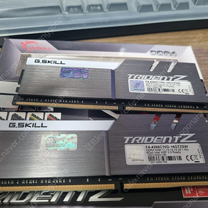 지스킬램 DDR4 트라이던트Z 8G 두개(4266 noRGB) 팝니다.