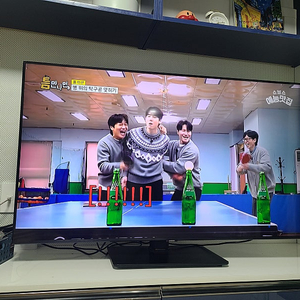 삼성 50인치 UHD 스마트 TV