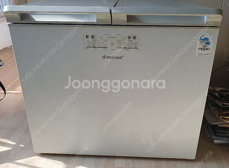 딤채 딤체 김치냉장고 221리터팝니다--0