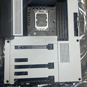 NZXT N7 z690 wifi D4 메인보드 판매