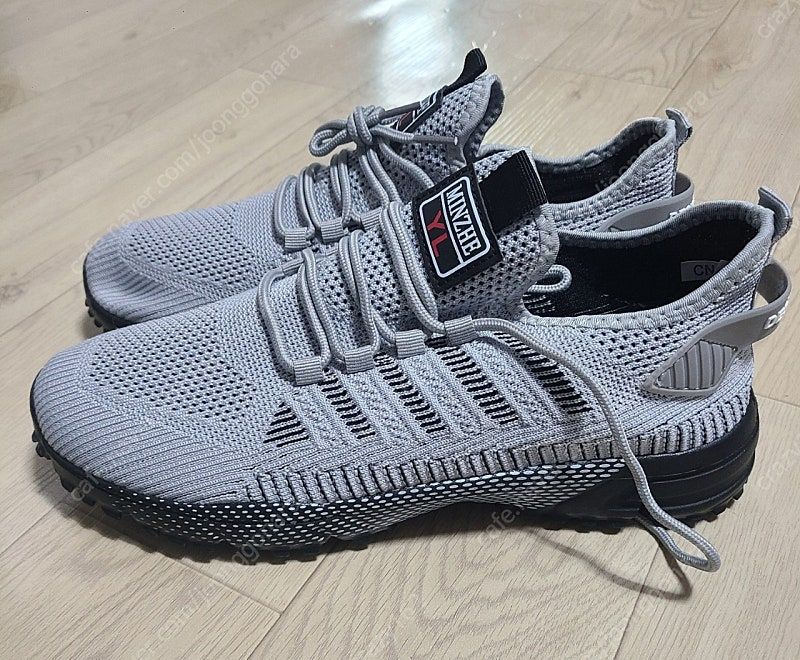 새 운동화 사이즈미스로 팔아요--2