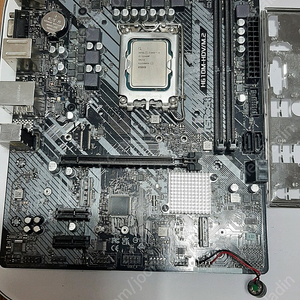 인텔 코어i5-12세대 12400F + ASRock H610M-HDV/M.2 D4