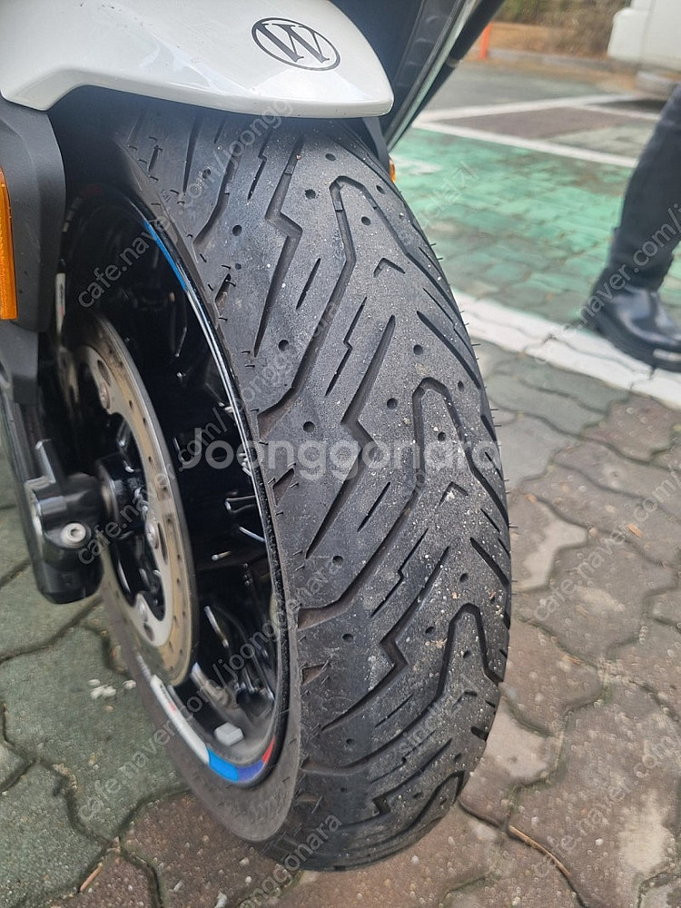 bmw c400gt--8