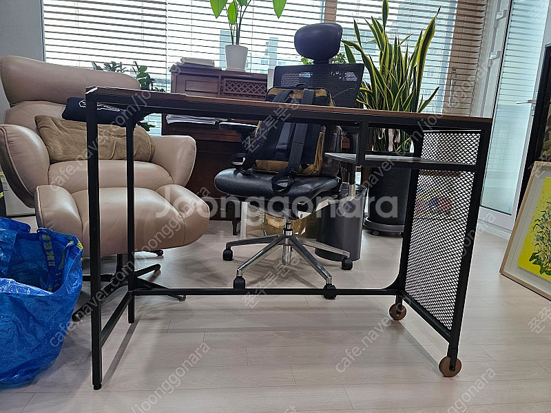 이케아 FJALLBO 피엘보 노트북책상 103.397....--0