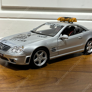 1/18 1:18 벤츠 SL55 AMG F1 세이프티카 다이캐스트 모형자동차 판매합니다.