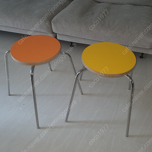 매직볼트 스툴 Oliver Stool