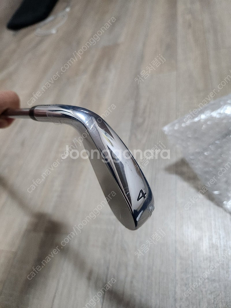 패러다임 4번아이언 단품 판매합니다.--0