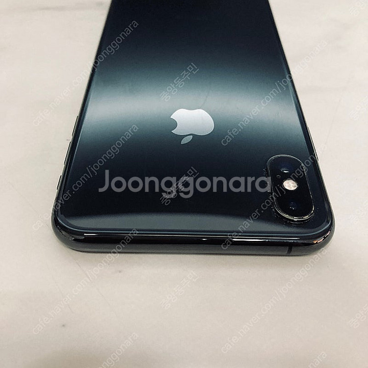 아이폰XS맥스 블랙 64기가 외관완전깨끗! 20만원 판매합니다--3
