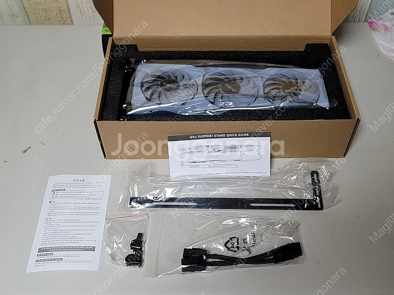 이엠텍 RTX 4070 SUPER 단순개봉 미사용--1
