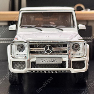 1:18 얼모스트리얼 G63 AMG 화이트