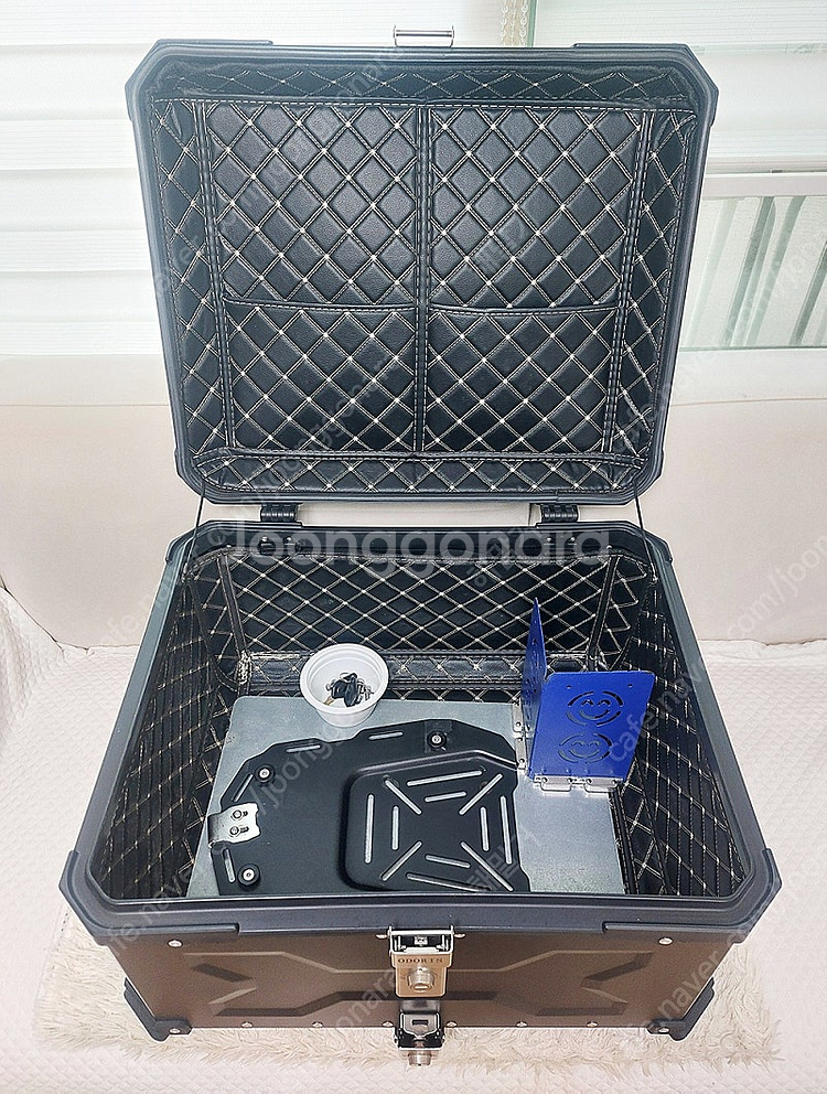 오도리스 탑박스 85L 팝니다.--2