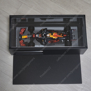 Spark 1/18 레드불 RB16B 아부다비GP #33 막스 베르스타펜