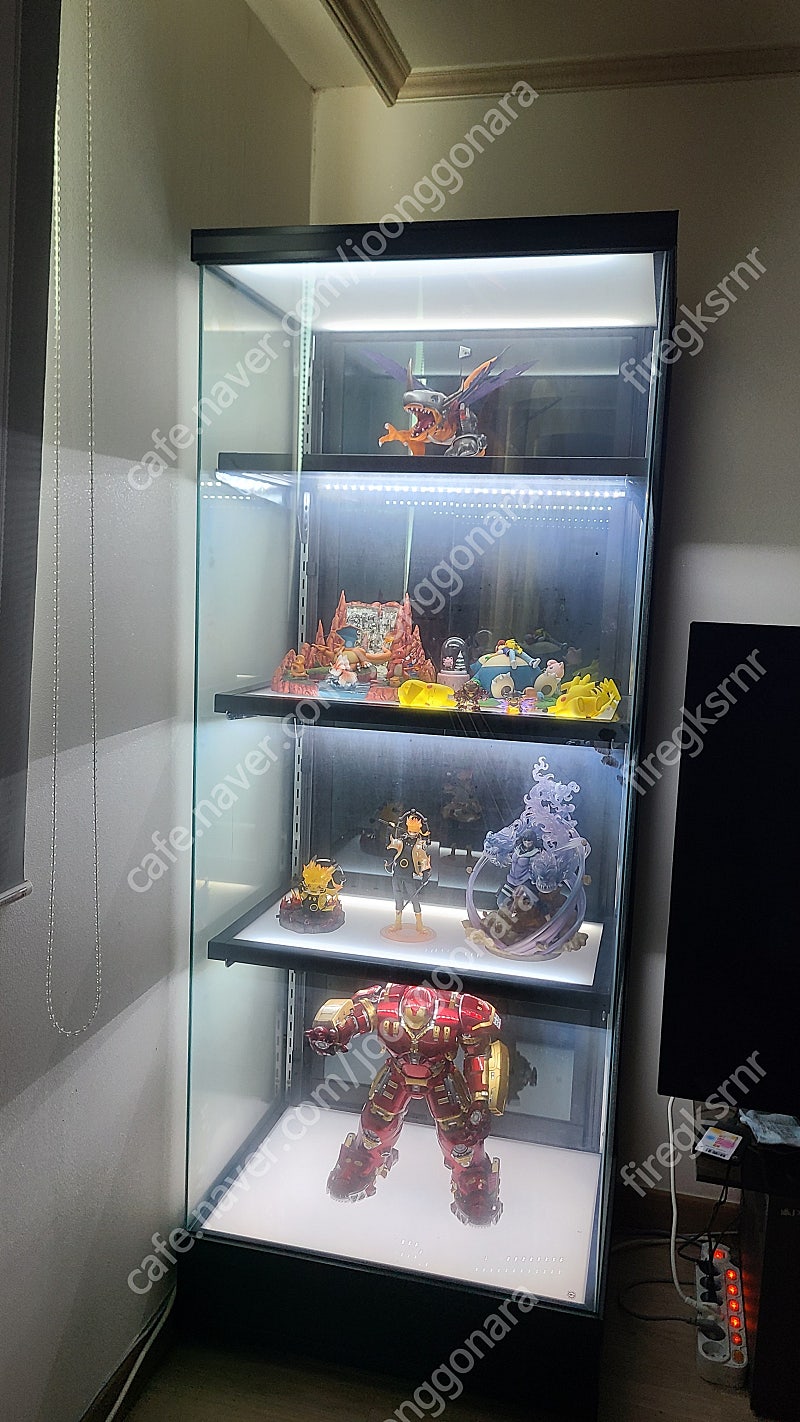 피규어 레진 + LED 장식장 세트 (포켓몬 레진, 디지몬, 헐크버스터, 나루토)