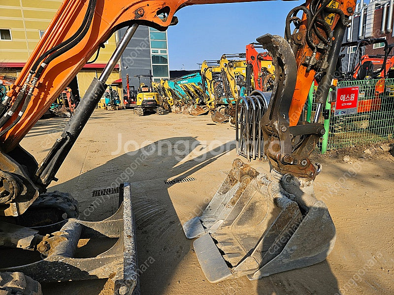 중고미니굴삭기 두산 DX35 포크레인 22년식 캐빈 집...--4