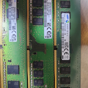 삼성 ddr4 8g 3200aa 2개 , ddr4 8g 2133p 1개 판매합니다