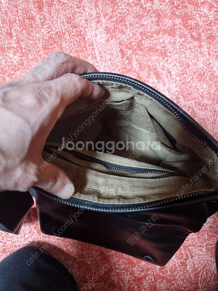 거의새거 크로스 백 팔아요--7