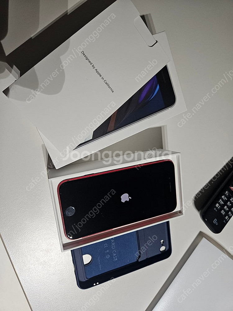 아이폰 se3 128기가 프로덕트레드 판매합니다.--8
