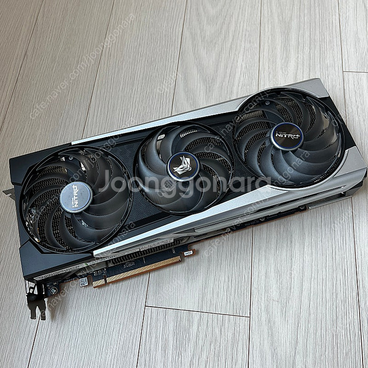 사파이어 6800xt 니트로 스페셜에디션--0