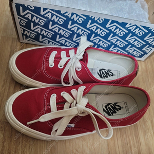 반스 볼트 OG 어센틱 LX 칠리 페퍼 레드 VN000UDDIAU Vans Vault OG Authentic LX Chili Pepper Red / 235 사이즈