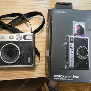 Instax mini evo 풀박 인스탁스 미니 에보 팝니다.