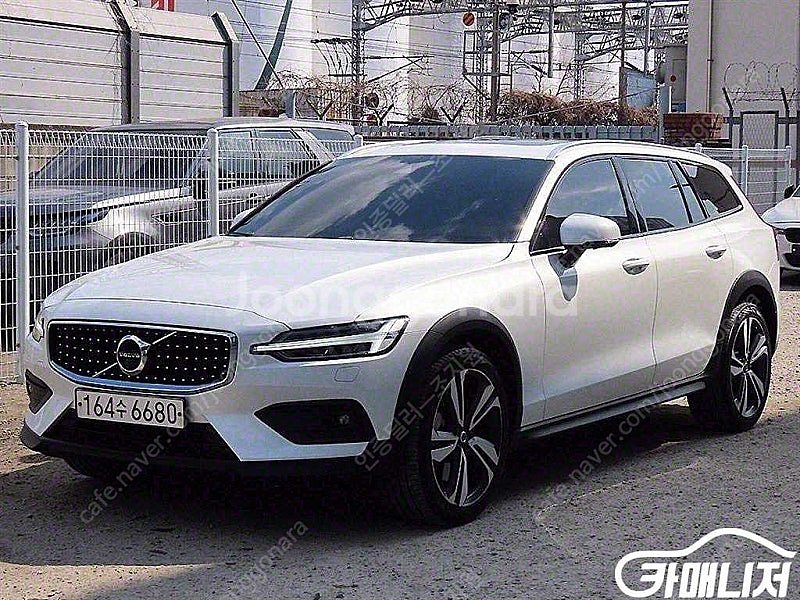 [볼보]V60 크로스 컨트리 2세대 2.0 B5 프로 ...--2