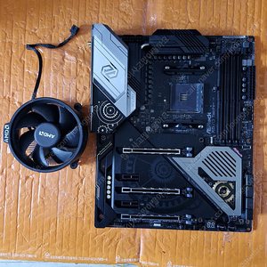 Asrock X570 TAICHI 쿨러포함 138000원 (배송비포함, 최신 바이오스업)