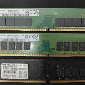 삼성 DDR4-3200 16기가 2개, 게일 DDR4-2666 16기가 1개, 삼성 DDR3-1600 8기가 6개