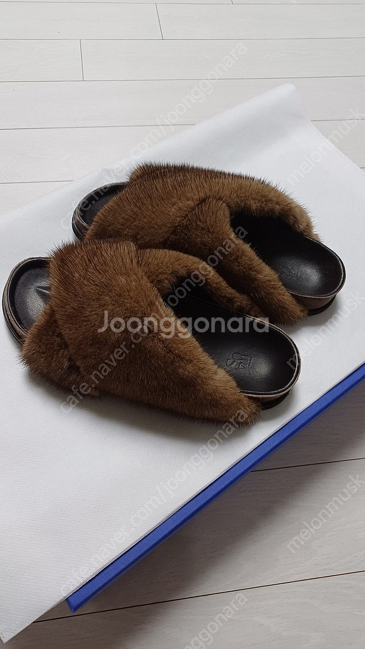 가격인하!! 소윰 밍크퍼 크로스 슬라이드 스탠다드 밍크...--3