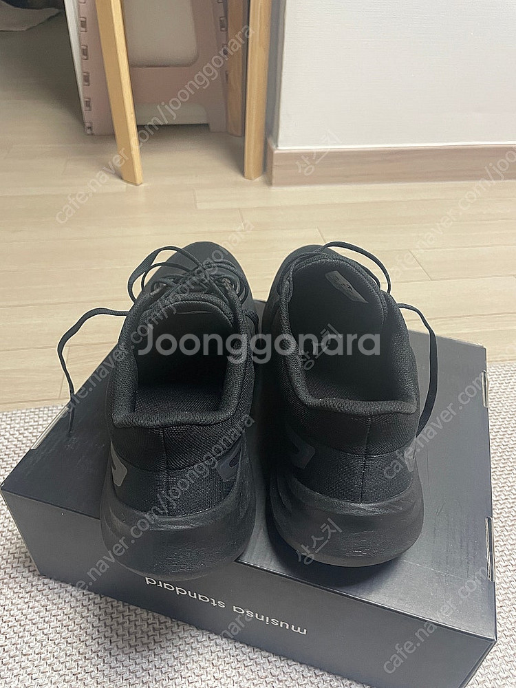 데상트 러닝화 런 스텝 280mm 판매--1