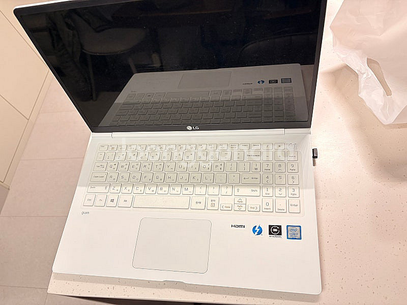 엘지그램 15z980-ha76k 판매합니다.--1