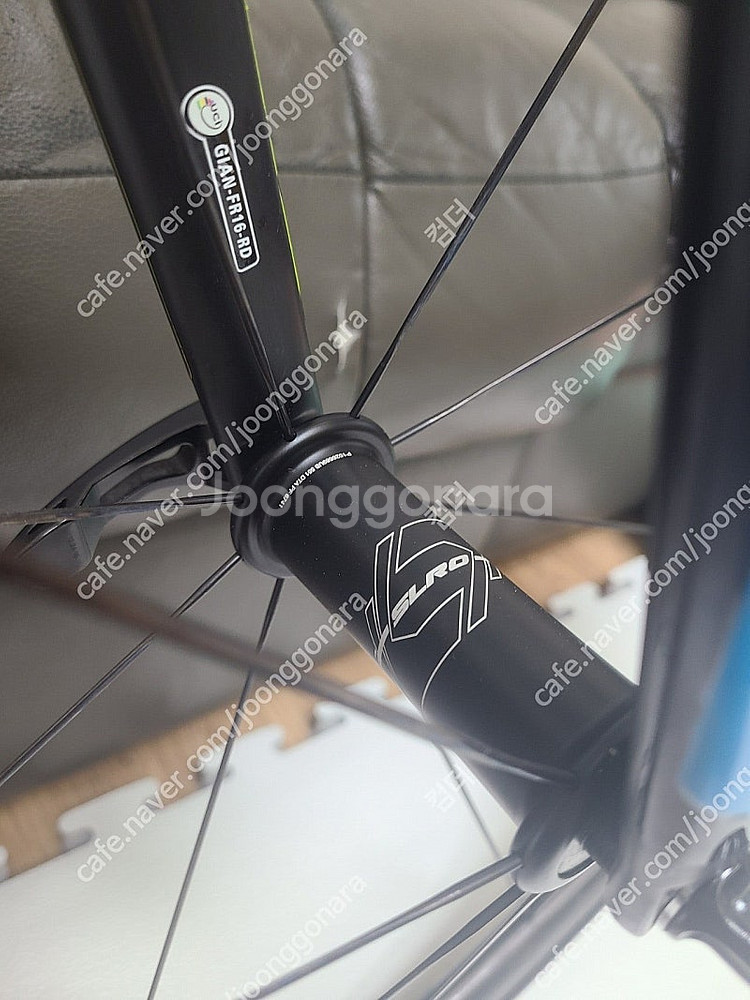 자이언트 tcr sl 52(s) 기함 림브 완차팝니다.--8