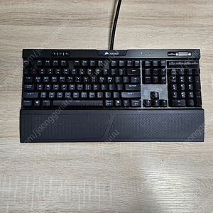 커세어 K70 RGB MK2 청축 기계식 키보드 팝니다