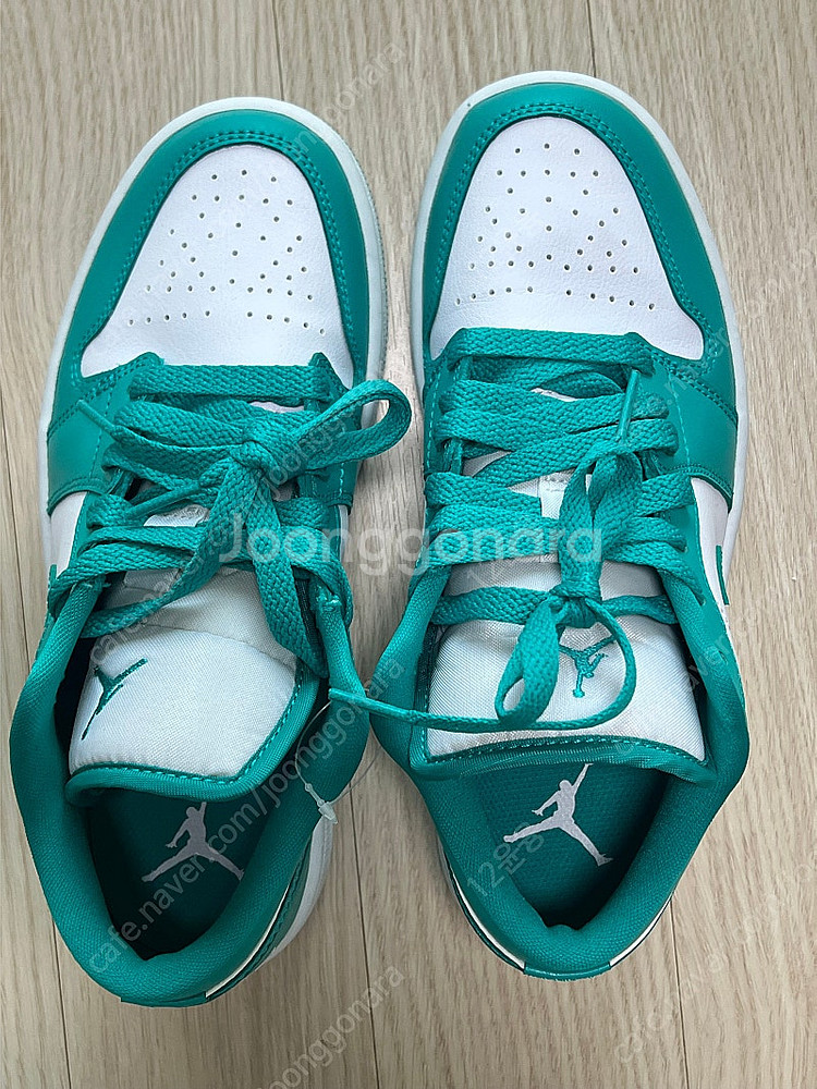 조던1 로우 뉴 에메랄드 W235 택포--0