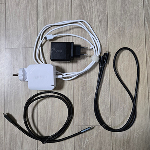 USB-C 65W 어댑터 충전기 2개 + 100W 케이블 2개 판매합니다