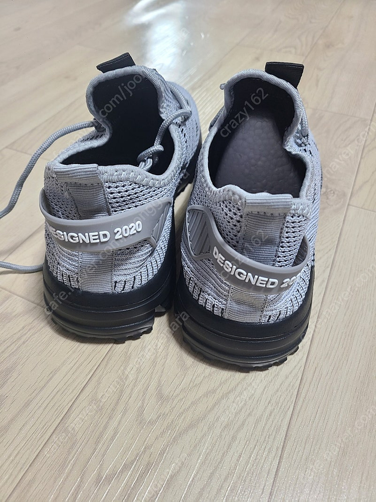 새 운동화 사이즈미스로 팔아요--3