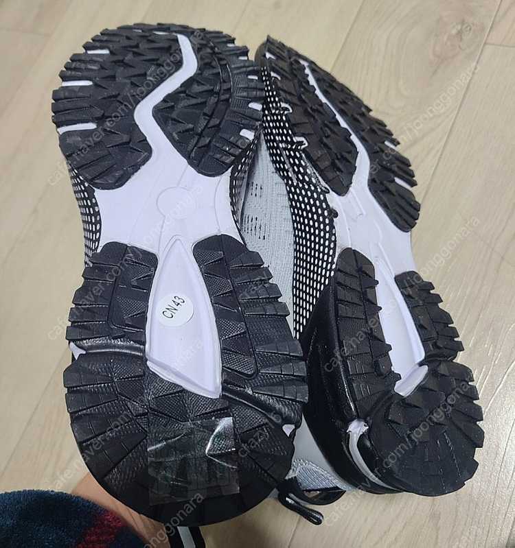 새 운동화 사이즈미스로 팔아요--8