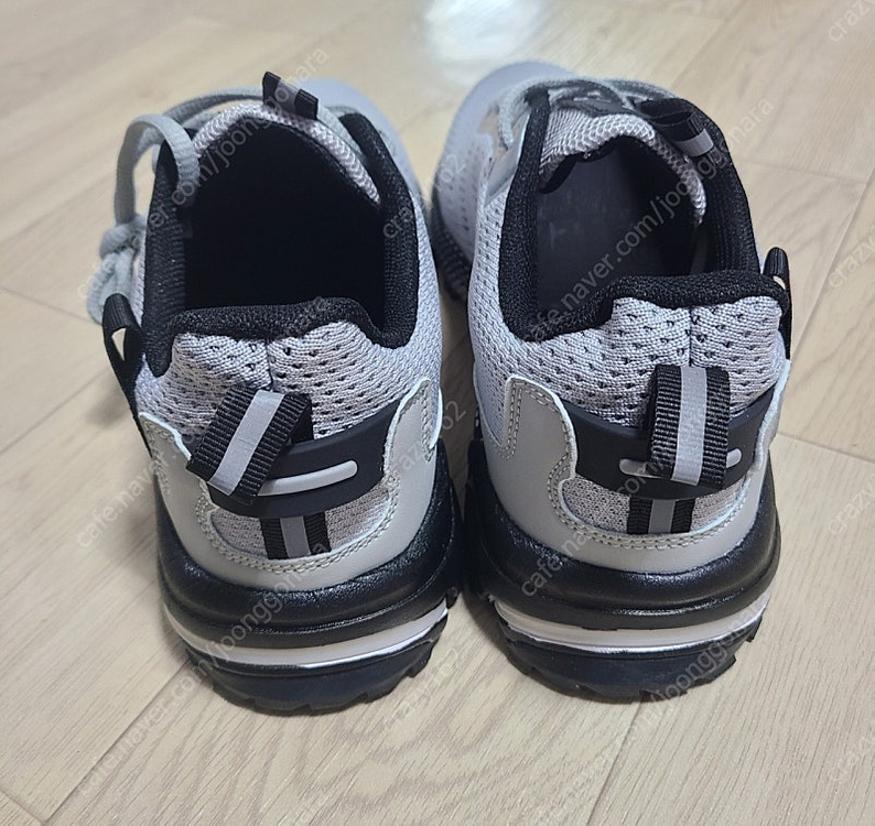 새 운동화 사이즈미스로 팔아요--9