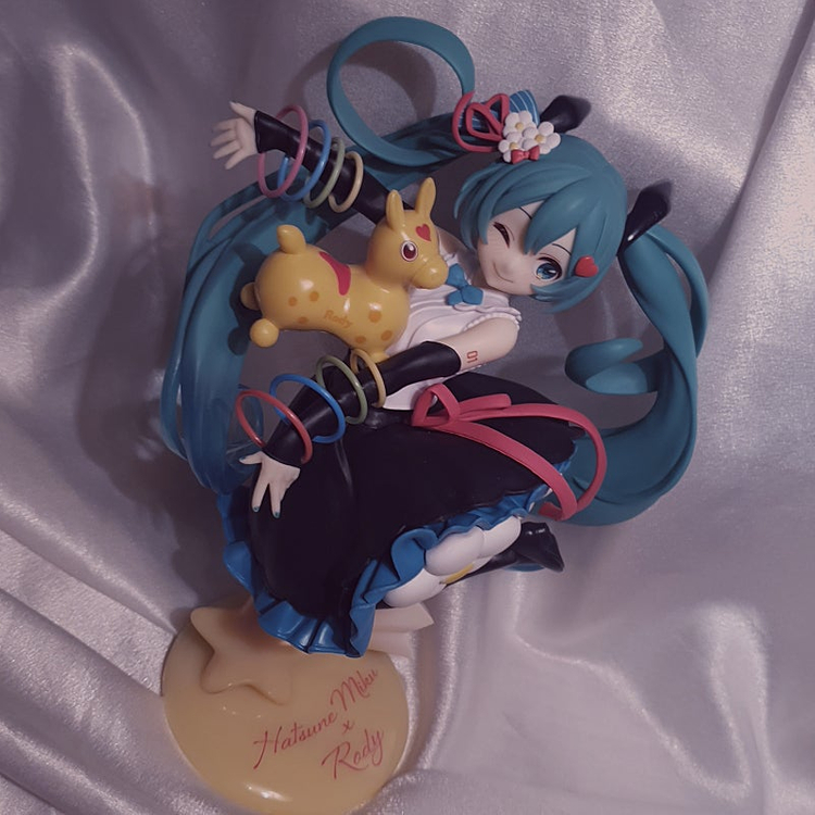 보컬로이드 하츠네 미쿠 로디 콜라보 미소녀 피규어 미쿠의날 쿠지 아크릴스탠드 일괄 이미지