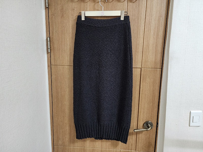 (66)여성 온앤온 슬릿 맥시 니트 스커트 차콜--2