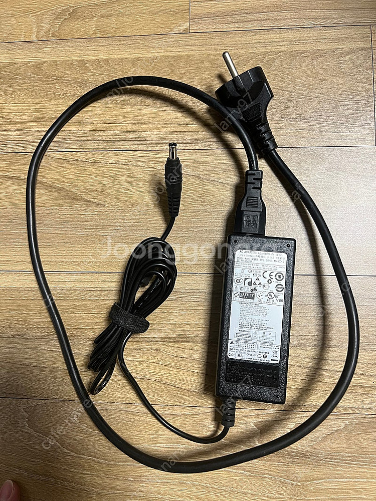 삼성노트북 충전기 아답터(AD-6019R)--1