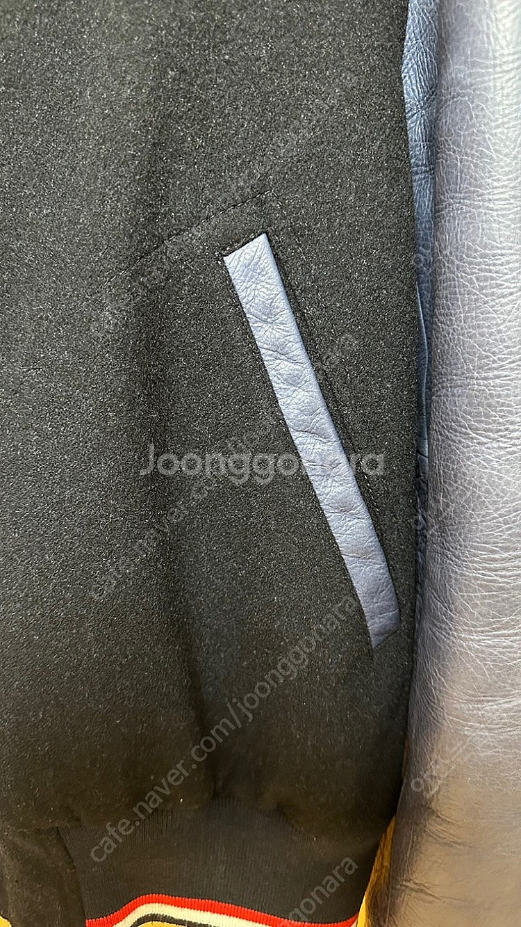 톰브라운 THOM BROWNE 바시티 점퍼 스타장 자켓...--3