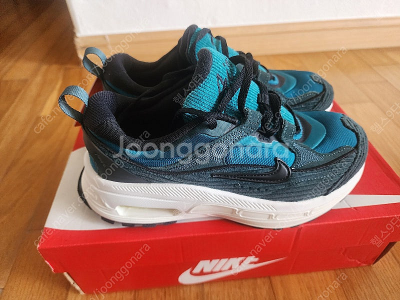 [새재품]나이키 에어맥스 블리스 225 사이즈 판매합니...--1