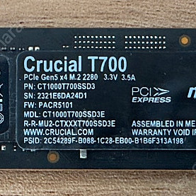 Crucial T700 PCIe 5.0 NVMe M.2 1TB 팝니다.