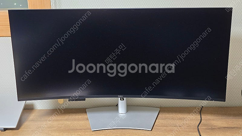 델 U4025QW 모니터 팝니다.--0