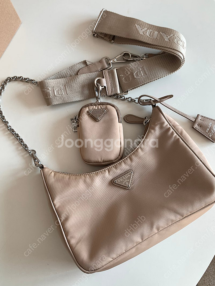 프라다 리에디션 리나일론 테수토 호보 체인백 베이지--1