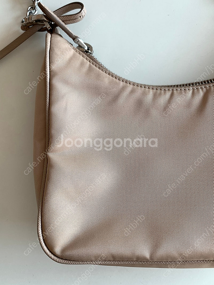프라다 리에디션 리나일론 테수토 호보 체인백 베이지--7