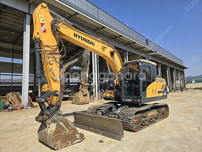 현대 HX140LC 2021년식 가동3천 삽날 회전라인...--0