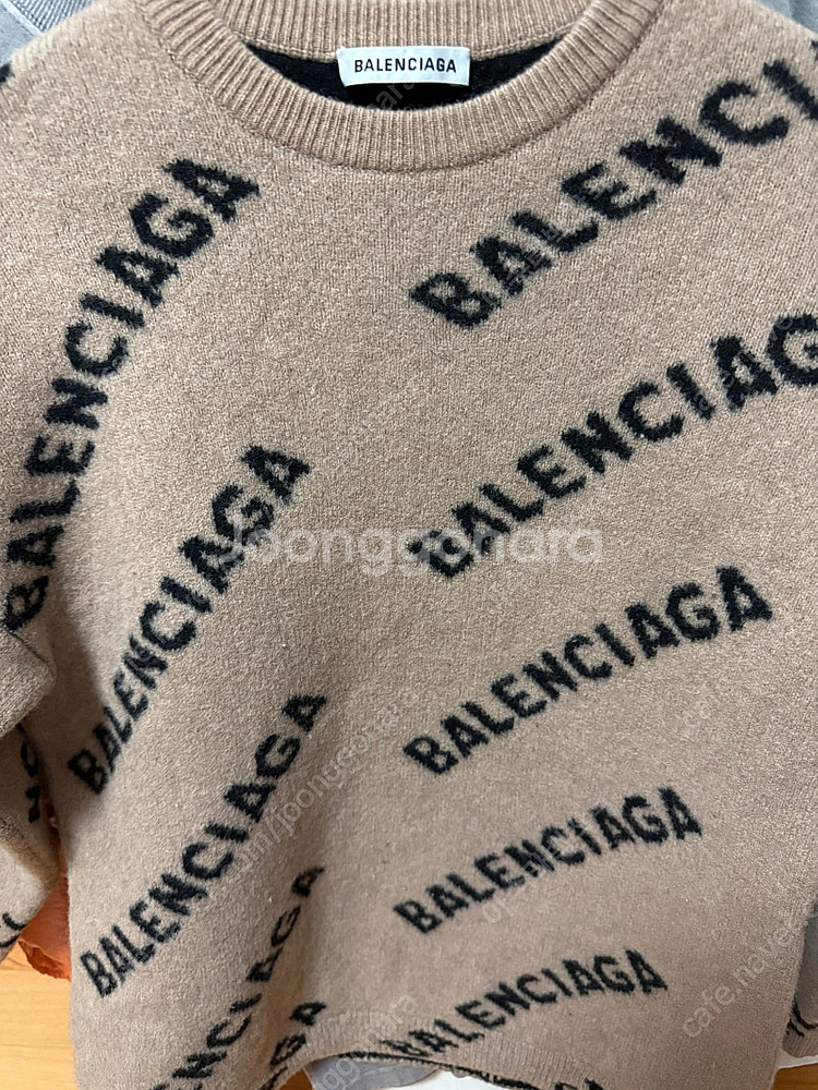 발렌시아가 멀티로고 니트--1