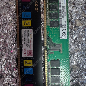 DDR4 램 12gb (8gb+4gb) 만5천원에 싸게 판매합니다